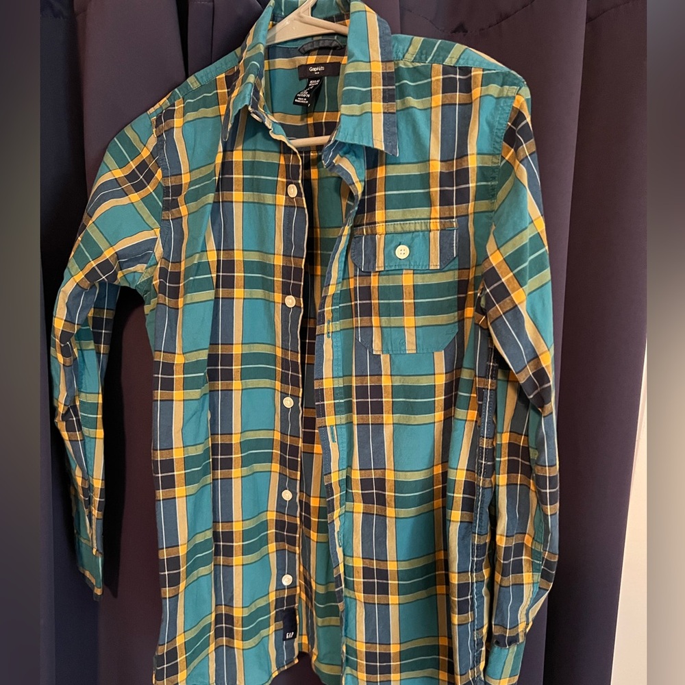 Gap button down shirt